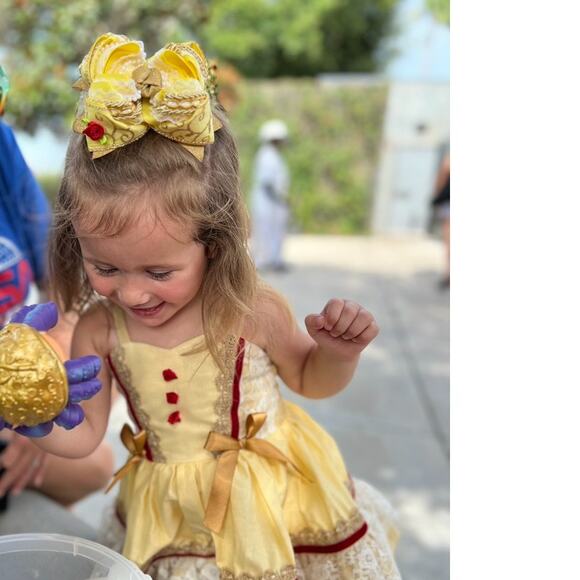 Lilly Reese Bowtique 4" Belle Inspired Glitter Ribbon Bow - Picture 4 of 4